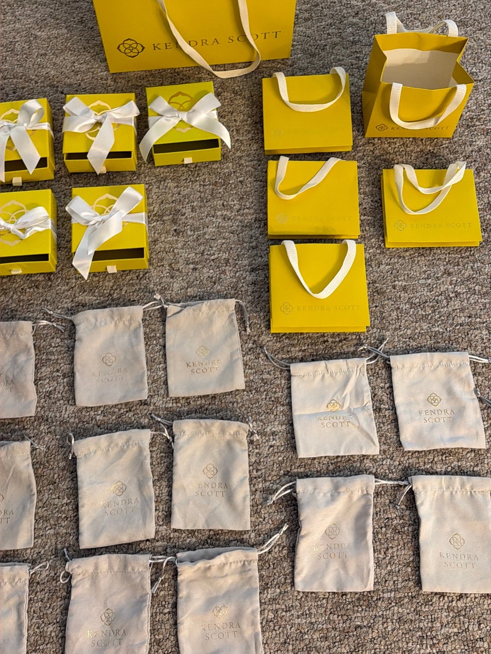 New Kendra Scott Gift Packaging Lot - Picture 2 of 7
